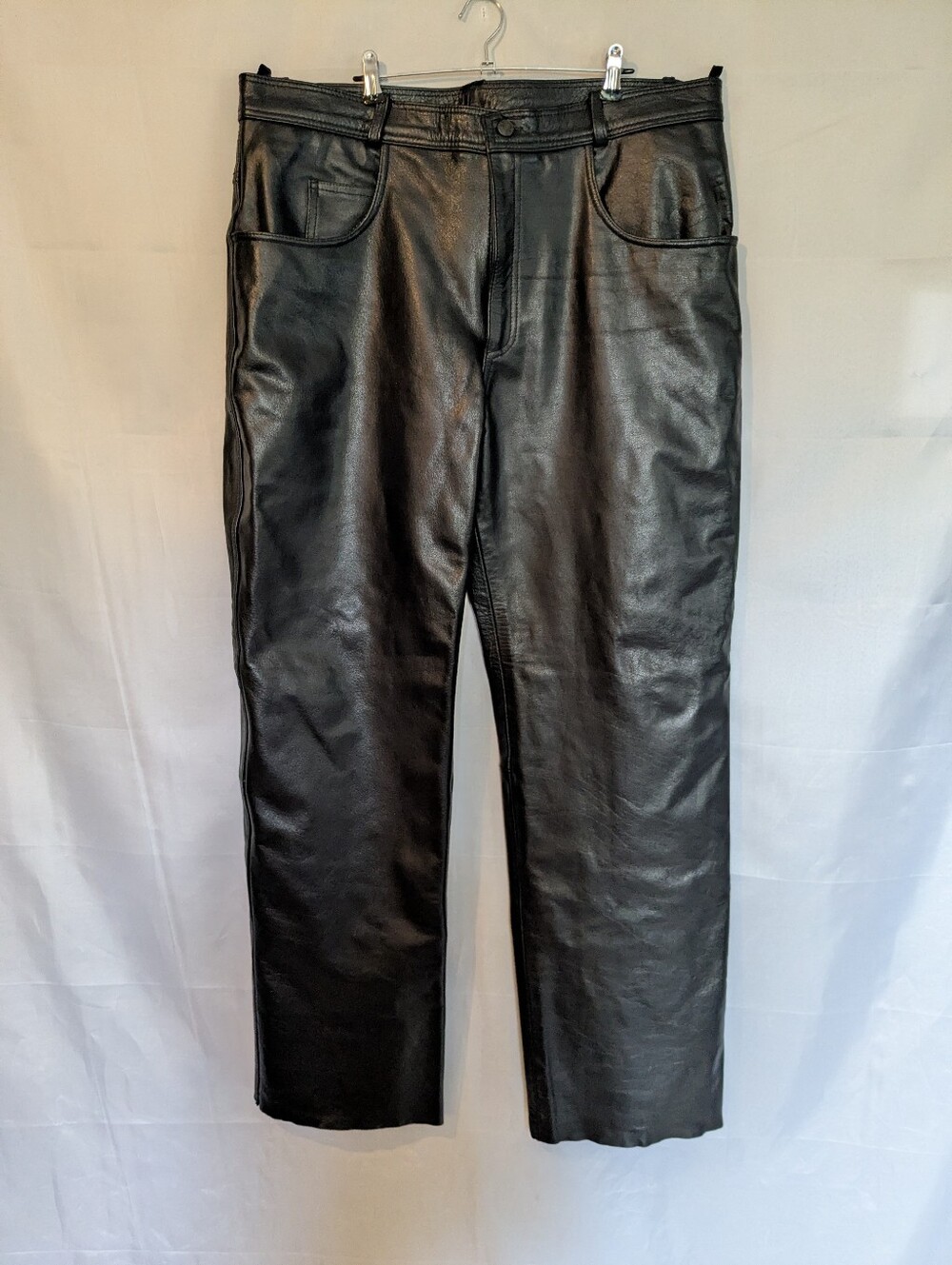 Xelement Men's Cowhide Leather 5 Pocket Straight Leg Motorcycle Pants Size 40